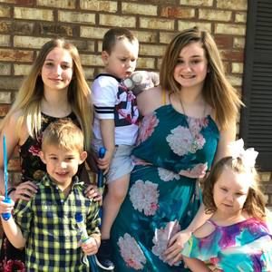 Meet your Posher, Angie